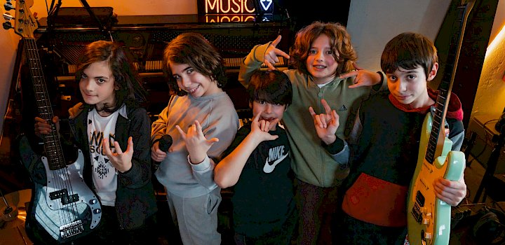 Gallery Black Glass - Img 20260206 Wa0010