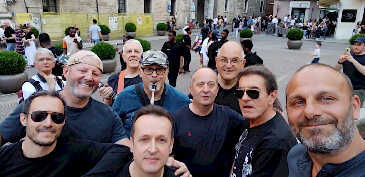 Gallery Original LAVORI IN CORSO reunion - Whatsapp_image_2026 02 15_at_08_45_09