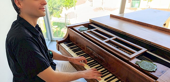 Gallery FRANCESCO DI SANTO - 136 1 2 1